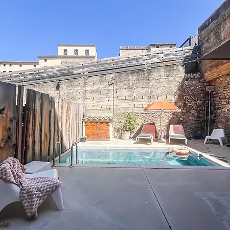 Aptw Pool In Heart Of Old Town