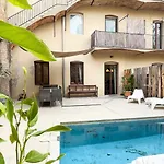 Aptw Pool In Heart Of Old Town