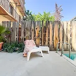 Aptw Pool In Heart Of Old Town Apartman