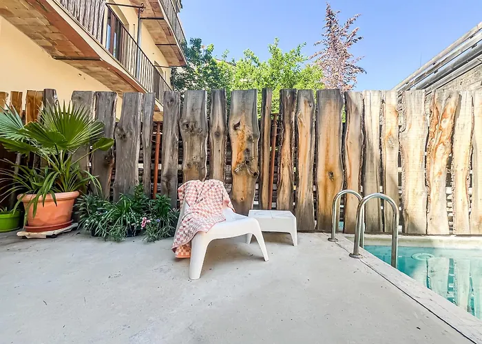 Aptw Pool In Heart Of Old Town Апартаменты